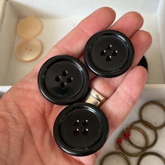 vintage buttons from an estate lot for sale - Picture 10 of 15